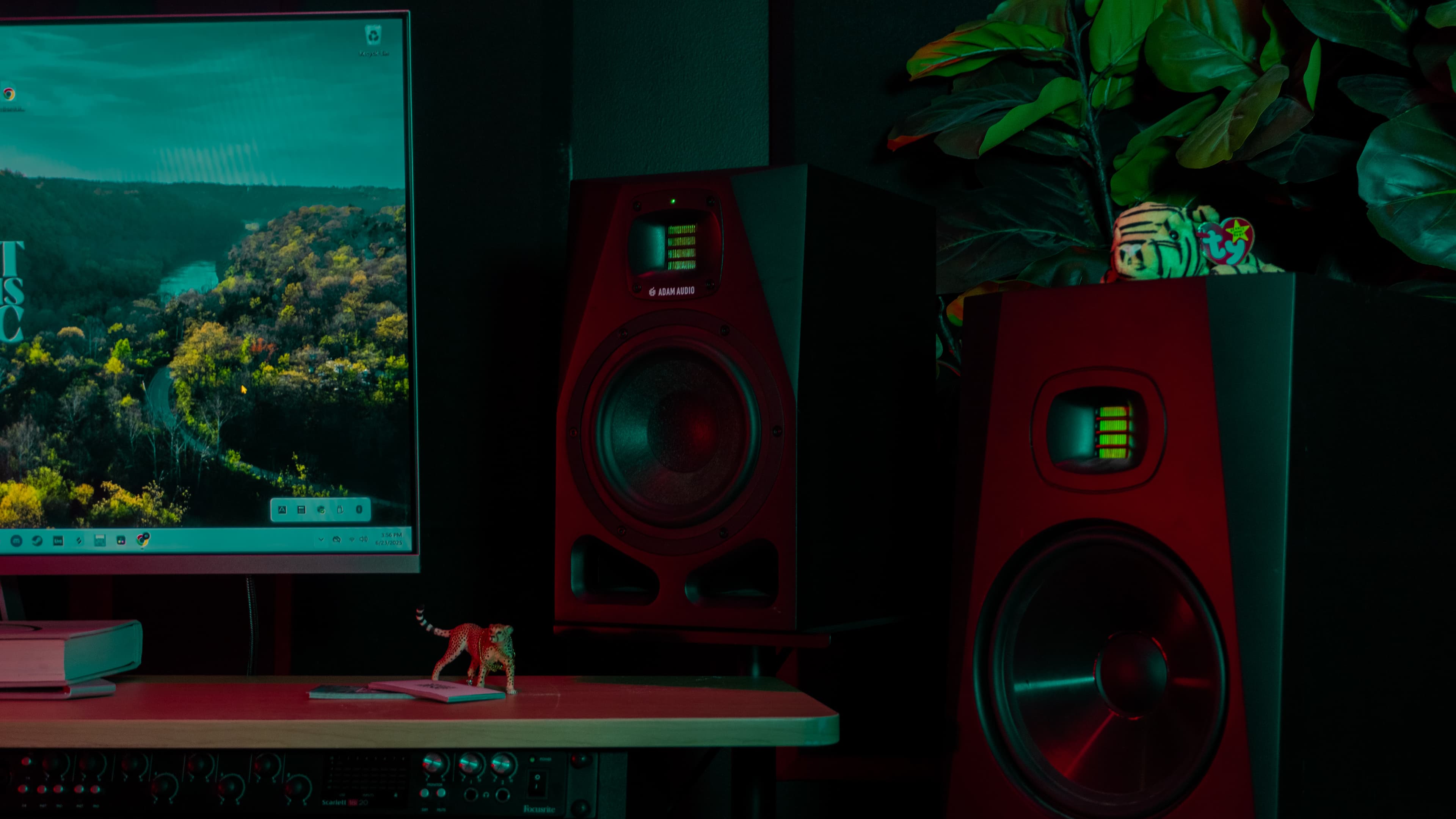 Studio monitors and speakers in Sweet Dreams Studio B